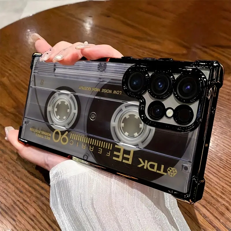 Retro Cassette Pattern Plating - Samsung Galaxy A55 recension och pris